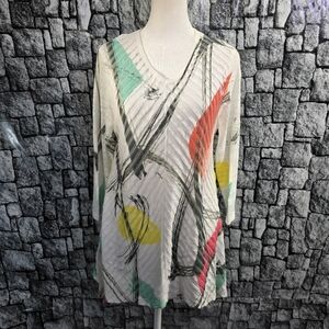 Abstract Print V-Neck Women's Top By Jess & Jane Size Small